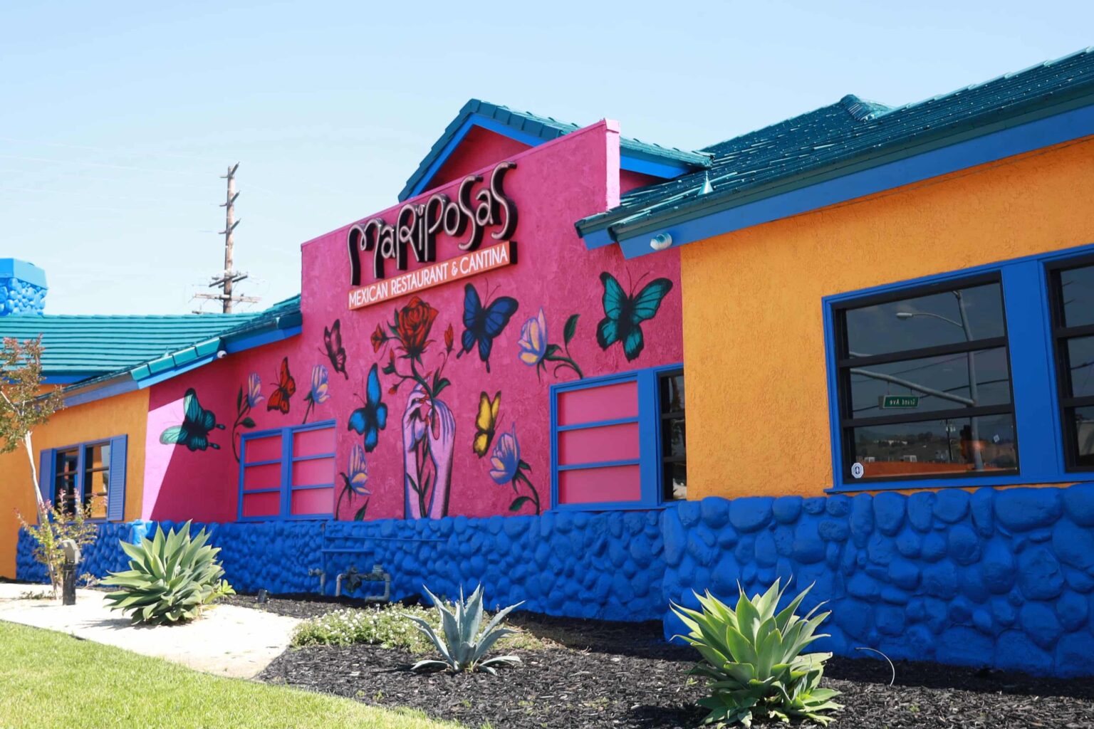 The colorful Mariposas restaurant atmosphere in Covina, California.